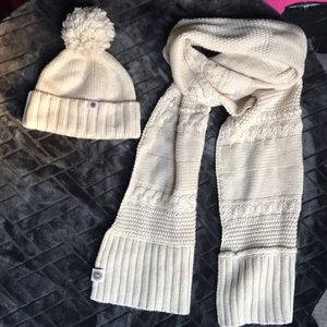 Ugg cream hat and scarf set